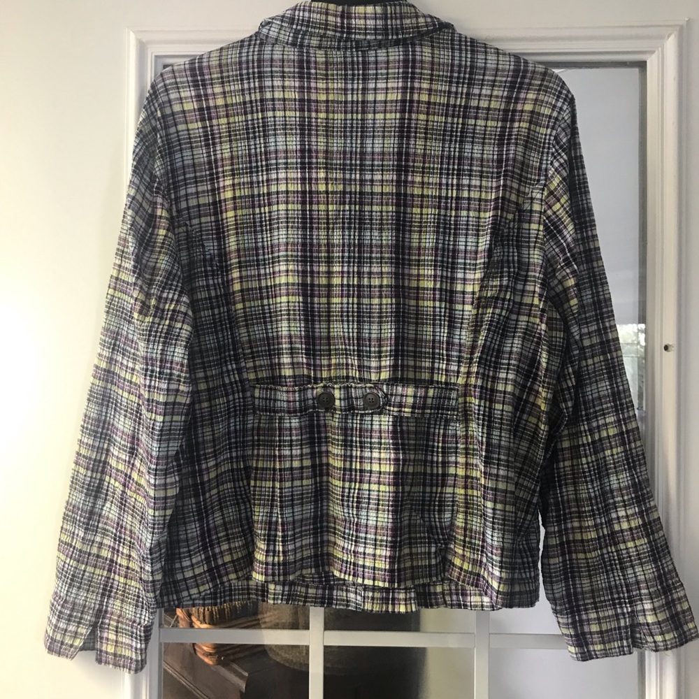Plaid Button-Up Lightweight Jacket - Picture 4 of 7